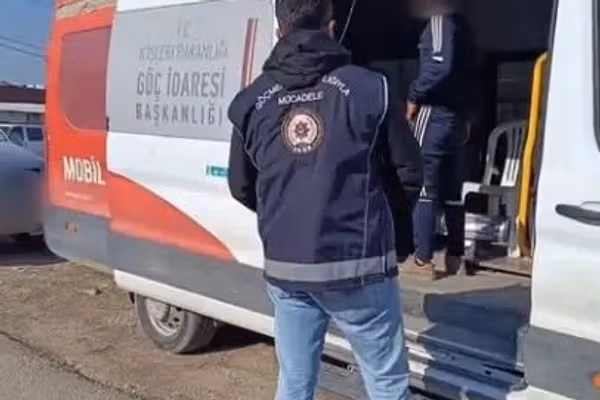 د ترکیې سرحدي ځواکونو په ادرنه ښار کې لږ تر لږه ۱۸ افغان کډوال نیولي دي