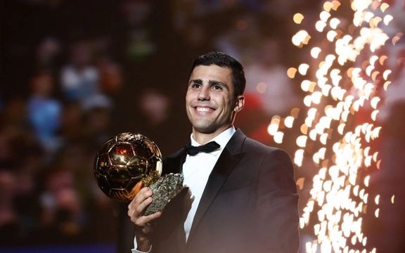 مراسم توپ طلای ٢٠٢٤؛ رودری، ستاره منچسترسیتی و تیم ملی فوتبال اسپانیا برنده توپ طلا شد