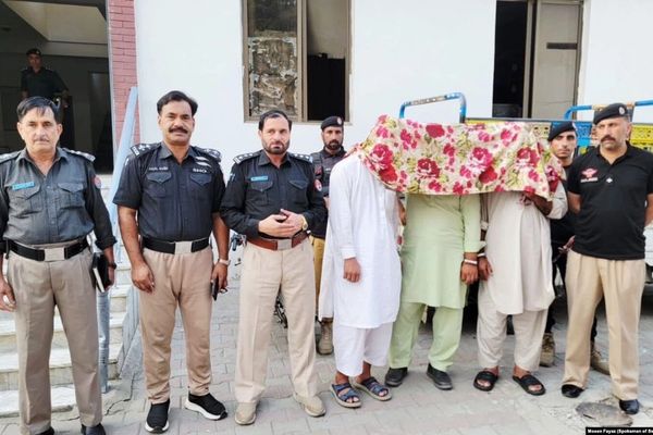 په بلوچستان کې د یوې ښځې او نارینه د وژنې په تړاو ۱۴ کسان نیول شوي