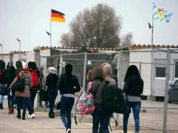 رسانههای آلمانی: در نزدیک به دو سال بیش از ۵۰۰ افغان در معرض خطر به آلمان منتقل شدهاند
