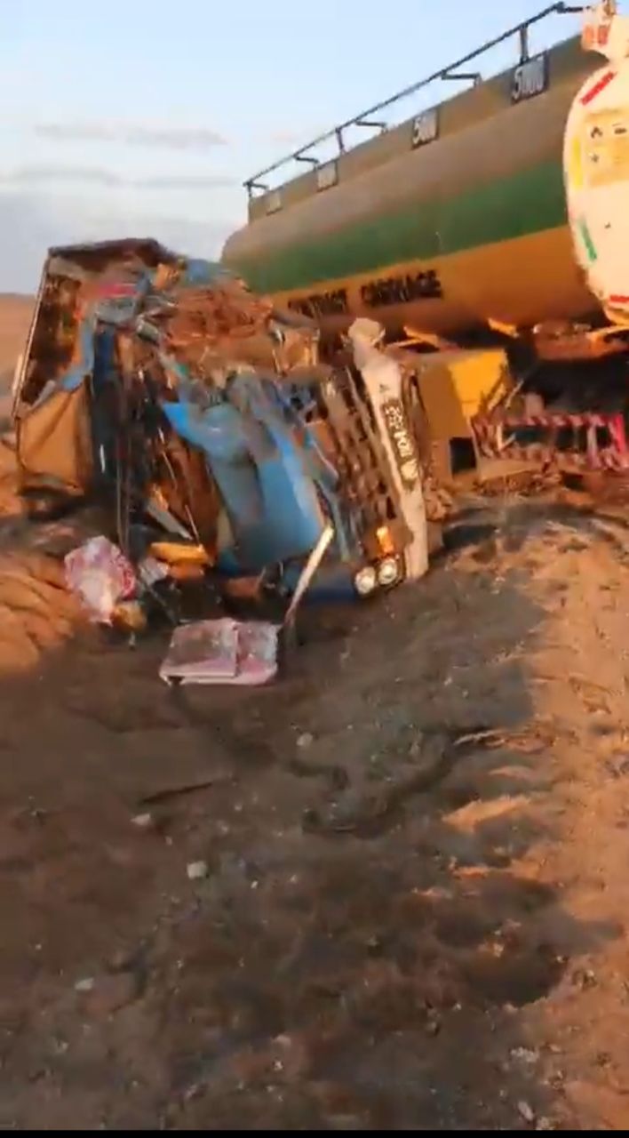 بلوچستان کې د یوې ترافیکي پیښې له امله ۹ افغانان مړه شوي او ۶ تنه نور ټپیان دي