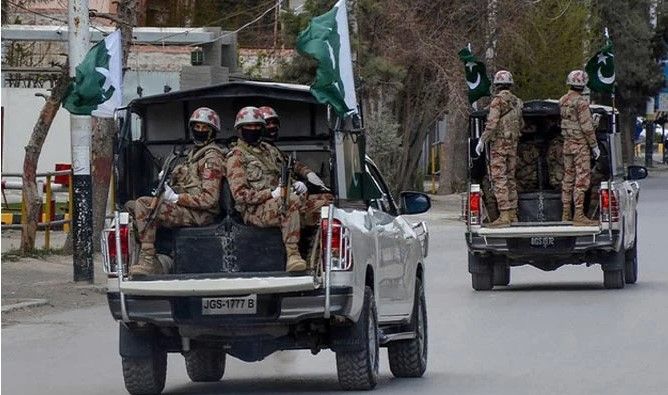 در حمله شبه‌نظامیان در خیبرپختونخوا هشت سرباز پاکستان کشته شدند