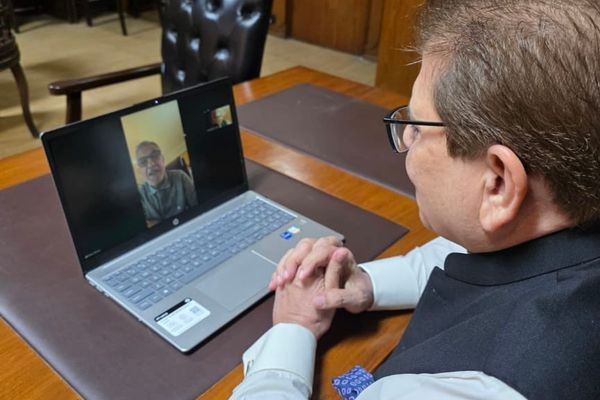 د افغانستان لپاره د پاکستان او ایران استازي د ترهګرۍ په ګډو اندېښنو خبرې کړې دي