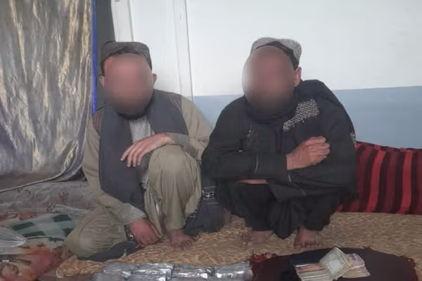 طالبان وایي په کابل او نیمروز کې یې نشهیي توکي کشف او په تړاو یې څلور کسان نیولي دي