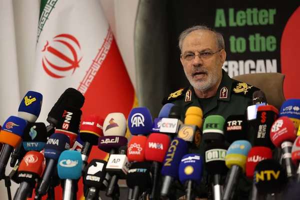 سخنگوی سپاه پاسداران: درصدد رونمایی «پدر بمبها» هستیم