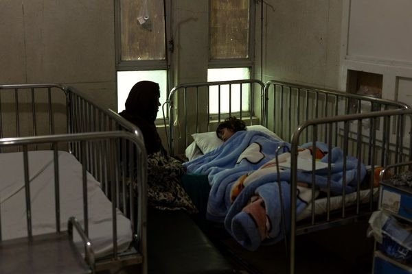 گزارشگر سازمان ملل: زنان و دختران افغان با موانع جدی در دسترسی به خدمات صحی مواجهاند