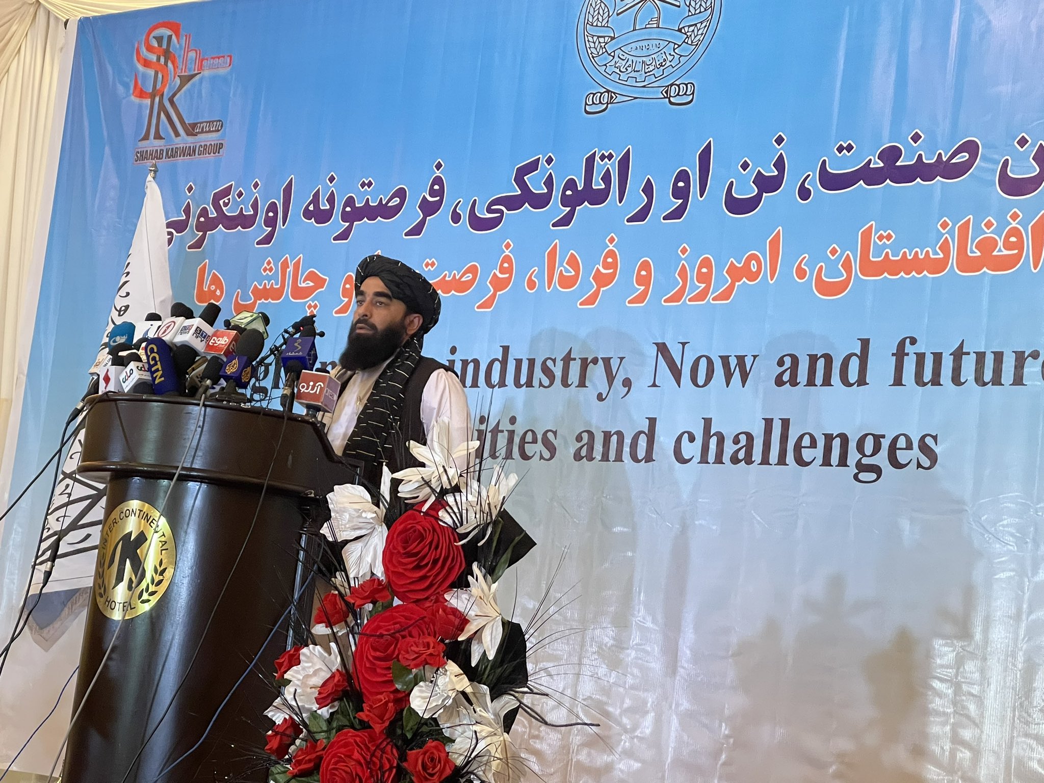 سخنگوی طالبان: تمام تلاش خود را می‌کنیم تا کمک‌های خارجی را جلب کنیم