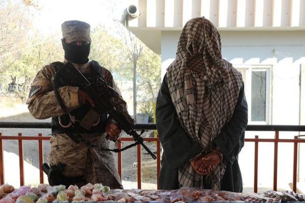 طالبانو په کابل کې یو کس سره ۱۷ زره نشه لرونکې ګولۍ نیولي
