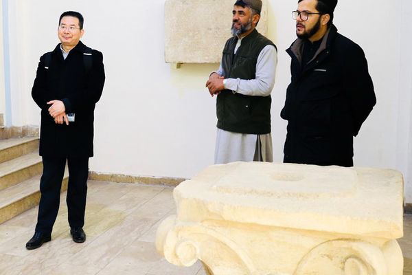 چینایي څېړونکو د افغانستان له ملي موزیم لیدنه کړې ده