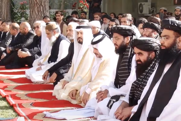 عبدالکبیر و متقی بار دیگر نماز عید را جداگانه برگزار کردند