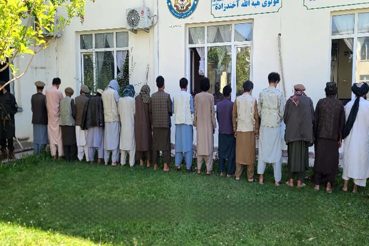 طالبانو د جنایي جرمونو په تور په دوو ولایتونو کې د ۳۵ کسانو د نیولو خبر ورکړی