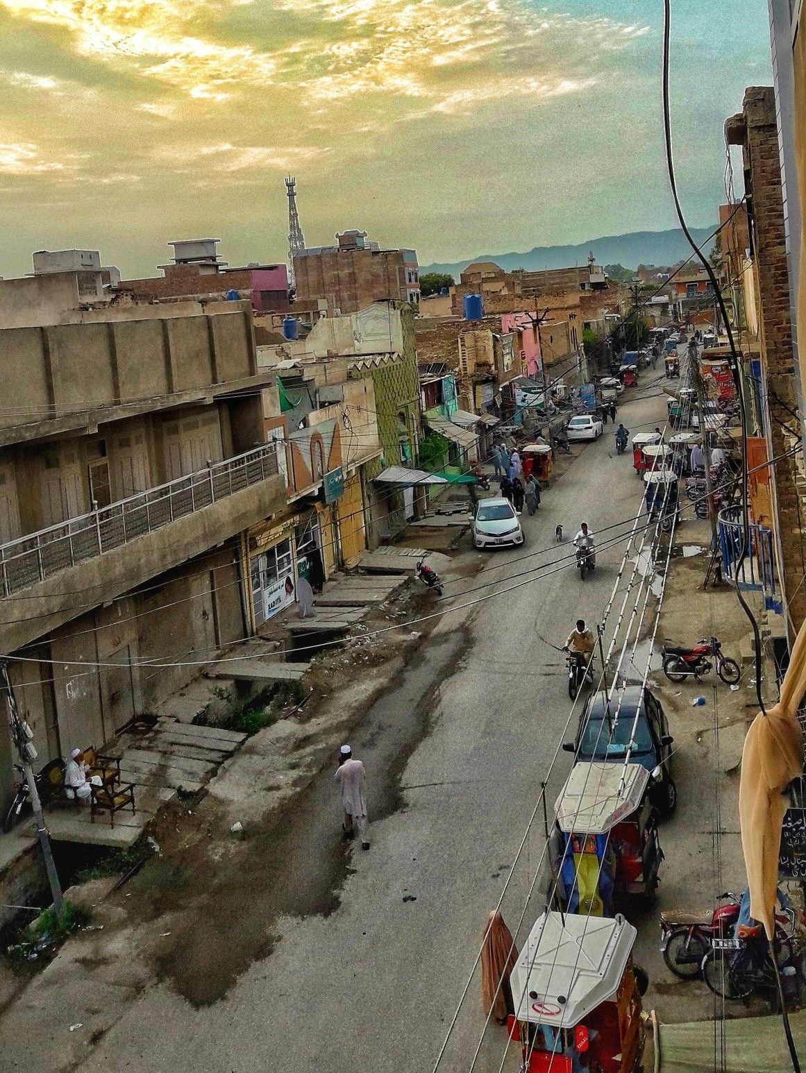 د اتحاد المجاهدین ډلې نن سهار د خېبر پښتونخوا بنو کې د پاکستان امن ځواک پر دفتر برید کړی