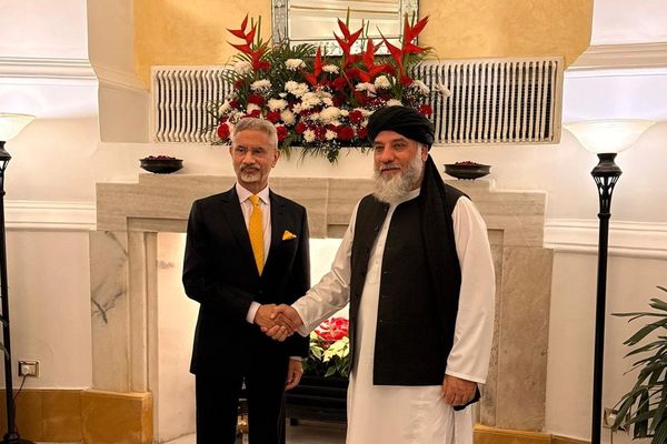 وزیر خارجه هند و وزیر صنعت طالبان درباره تقویت تجارت و ارتباطات گفتوگو کردند