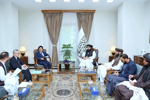 د جاپان له سفیر سره د متقي لیدنه؛ له جاپان سره په سياسي او اقتصادي برخو کې اړیکې غواړو