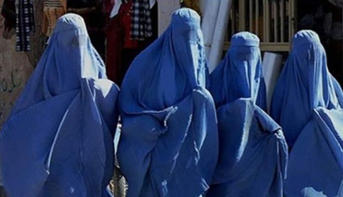 حجاب اجباری برای زنان؛ اتحادیه اروپا و آمریکا از سیاست‌های طالبان ابراز نگرانی کردند