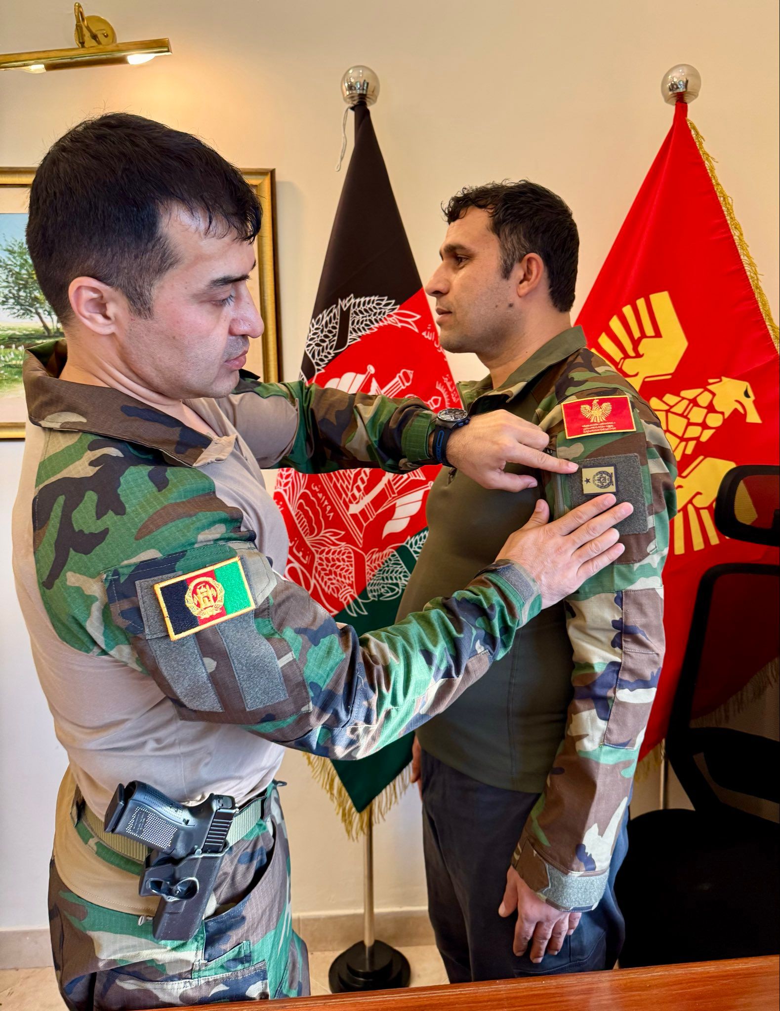 سمیع سادات به یک فرمانده جبهه متحد افغانستان رتبه «برید جنرالی» داد