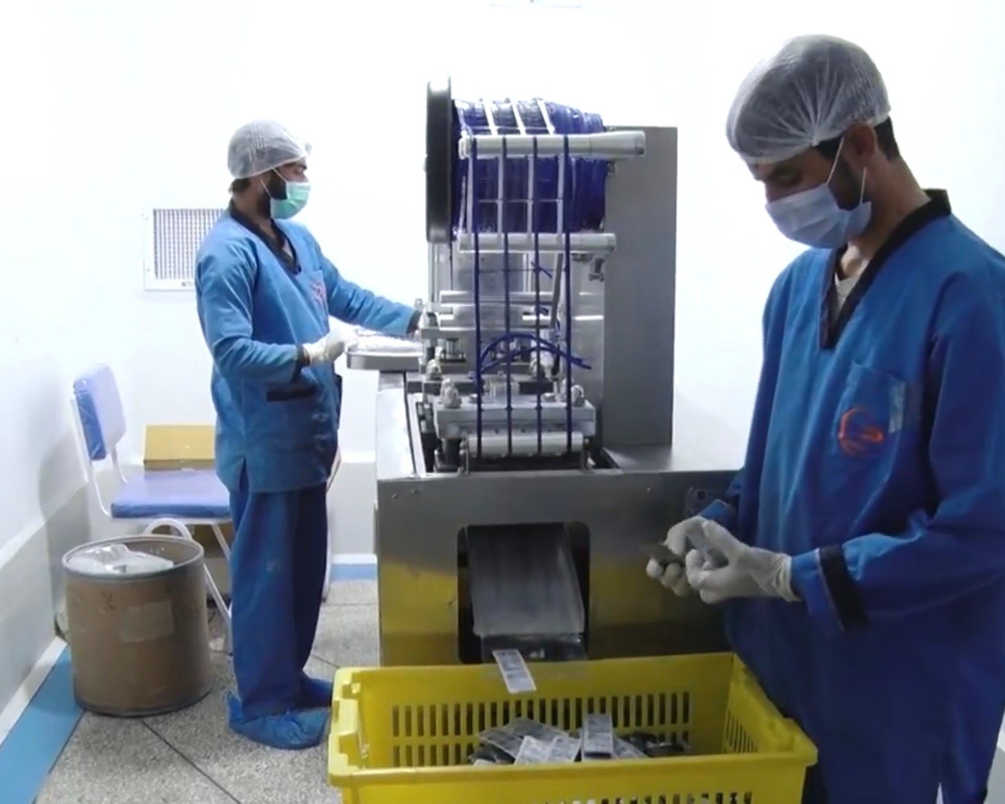 طالبان وایي، ۱۵ ډوله درملو کې افغانستان ځان بساینې ته رسېدلی دی