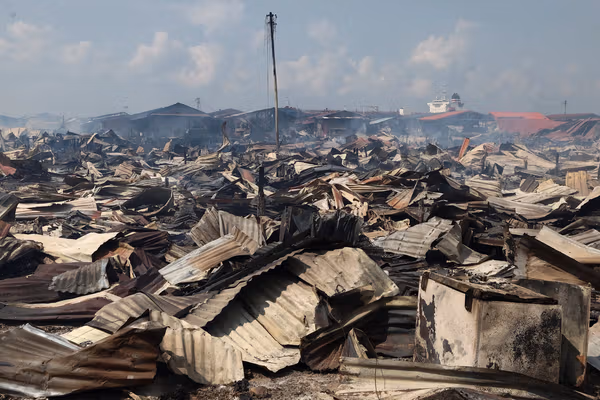 آتشسوزی در مالزیا هزاران نفر را آواره کرده است