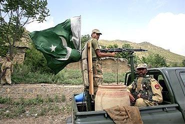 د پاکستان پوځ: په خیبر پښتونخوا او بلوچستان کې شپږ امنیتي مامورين وژل شوي