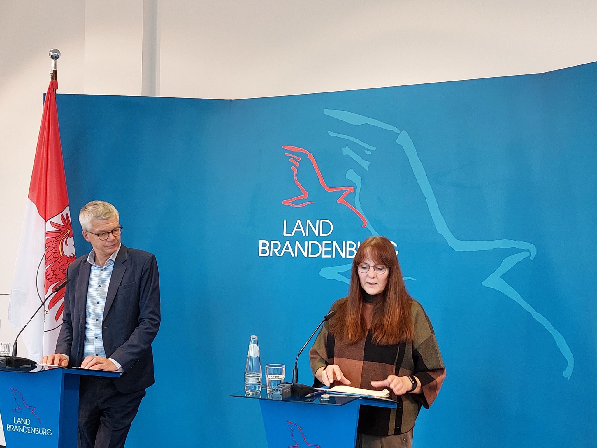 جرمني سیاستوال افغانستان ته د نورو «مجرمو افغانانو» د شړلو وړاندیز کوي