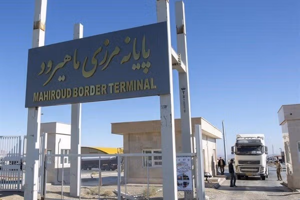 مقام ایرانی از افزایش واردات از افغانستان در مرز ماهیرود خبر داد