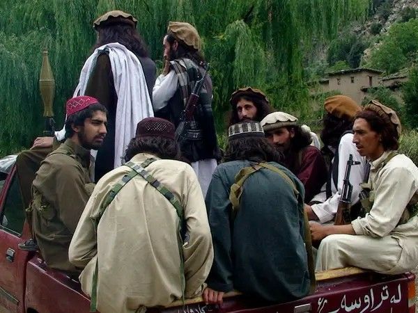 گروهی مسلح ناشناس به نام «اتحادالمجاهدین» با پخش شب‌نامه مردم وزیرستان شمالی را تهدید کرد