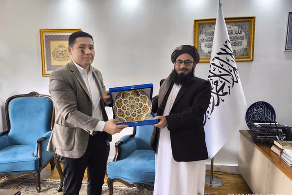 په استانبول کې د طالبانو کونسل له خپل ازبکستاني سیال سره د دوه اړخیزو اړیکو په تړاو غږېدلی