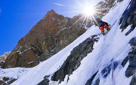 در پی برخورد تودهیخ به گروهی از کوهنوردان در پاکستان، یک نفر مفقود شد