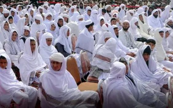 د کندهار له جهادي مدرسې ۳۲۰ حافظان فارغ شول