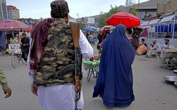 د بښنې نړیوال سازمان: طالبان له افغان مېرمنو د حجاب په پلمه د هغوی ډیرې ازادۍ اخلي