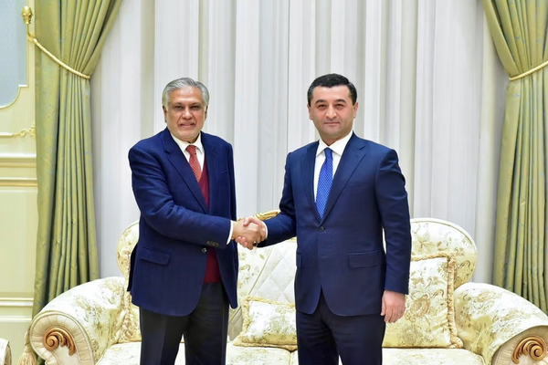 وزير خارجية أوزبكستان يدعو في اتصال مع نظيره الباكستاني إلى الحوار مع طالبان