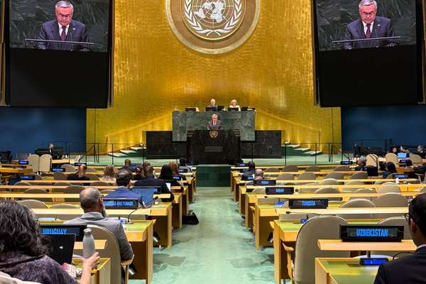 د تاجکستان د بهرنیو چارو وزیر: افغانستان سولې، ثبات او اقتصادي فرصتونو ته اړتیا لري