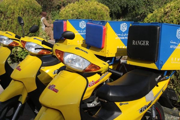 د طالبانو افغان پوسټ ننګرهار کې تر کورونو د پاسپورټ رسولو بهیر پیل کړ