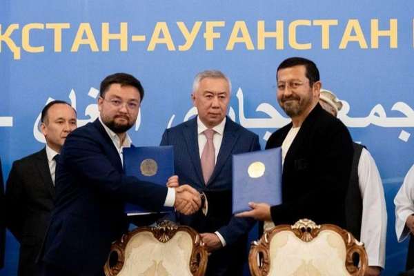 د هرات او قزاقستان سوداګرو د ۲۰ میلیونه ډالرو په ارزښت سوداګریز تړونونه لاسلیک کړل