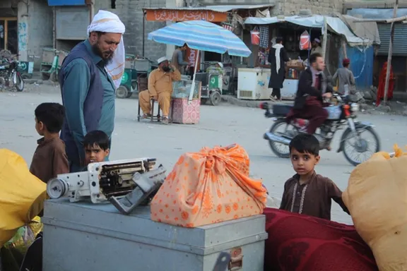 ای او ایم: له پاکستان څخه د راستنېدونکو ښځو او ماشومانو وضعیت د اندېښنې وړ دی