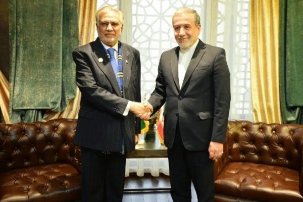 د پاکستان او ایران بهرنیو چارو وزیرانو د سیمې د روان وضعیت په اړه خبرې کړي