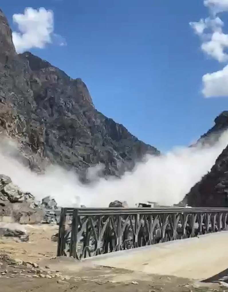 د کابل–جلال‌اباد لویه لار په تنګي غارو سیمه کې د غرښوېدنې له امله لا هم تړلې ده