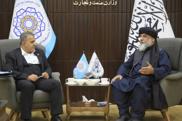 مساومة طالبان مع إيران.. طالبان يطالب بنفط وغاز بأسعار مخفّضة من طهران