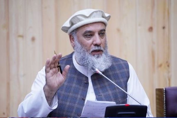 نورالدین عزیزي: افغانستان د پاکستان پرځای د خپلو صادراتو لپاره د بدیلو لارو په لټه کې دی