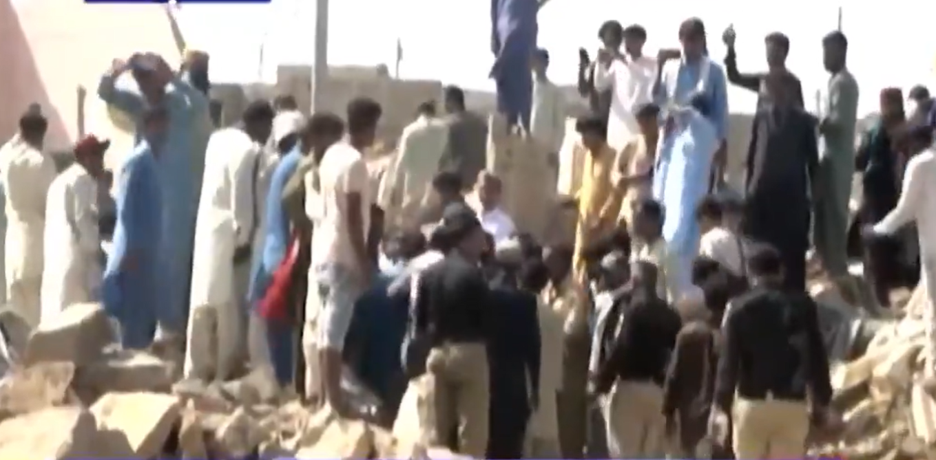 پاکستان په کوېټه، اسلام اباد، لاهور او کراچۍ کې د افغان کډوالو د ایستلو عملیات پیل کړي