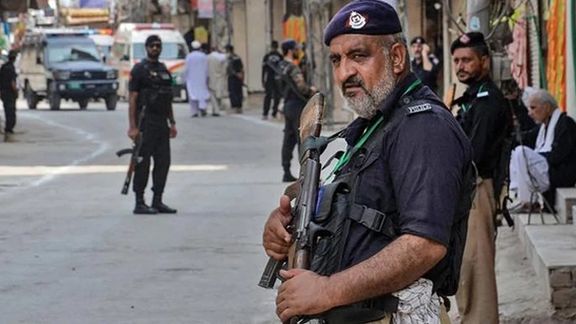 په خېبر پښتونخوا کې د ناامنۍ څپې؛ کرک کې په یوه برید کې ۲ پولیس وژل شوي او ۶ نور ټپیان دي