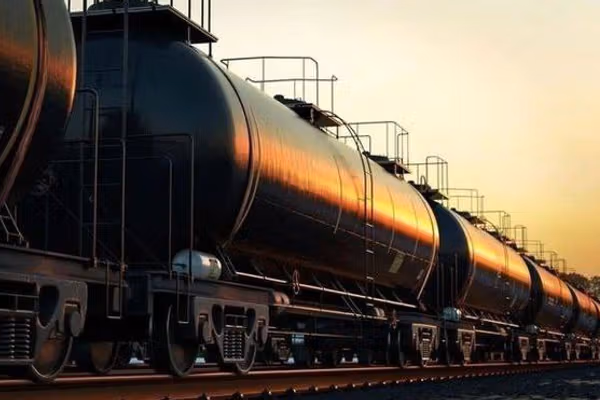 مقام ایرانی از آغاز صادرات سوخت روسیه از مسیر ایران به افغانستان خبر داد