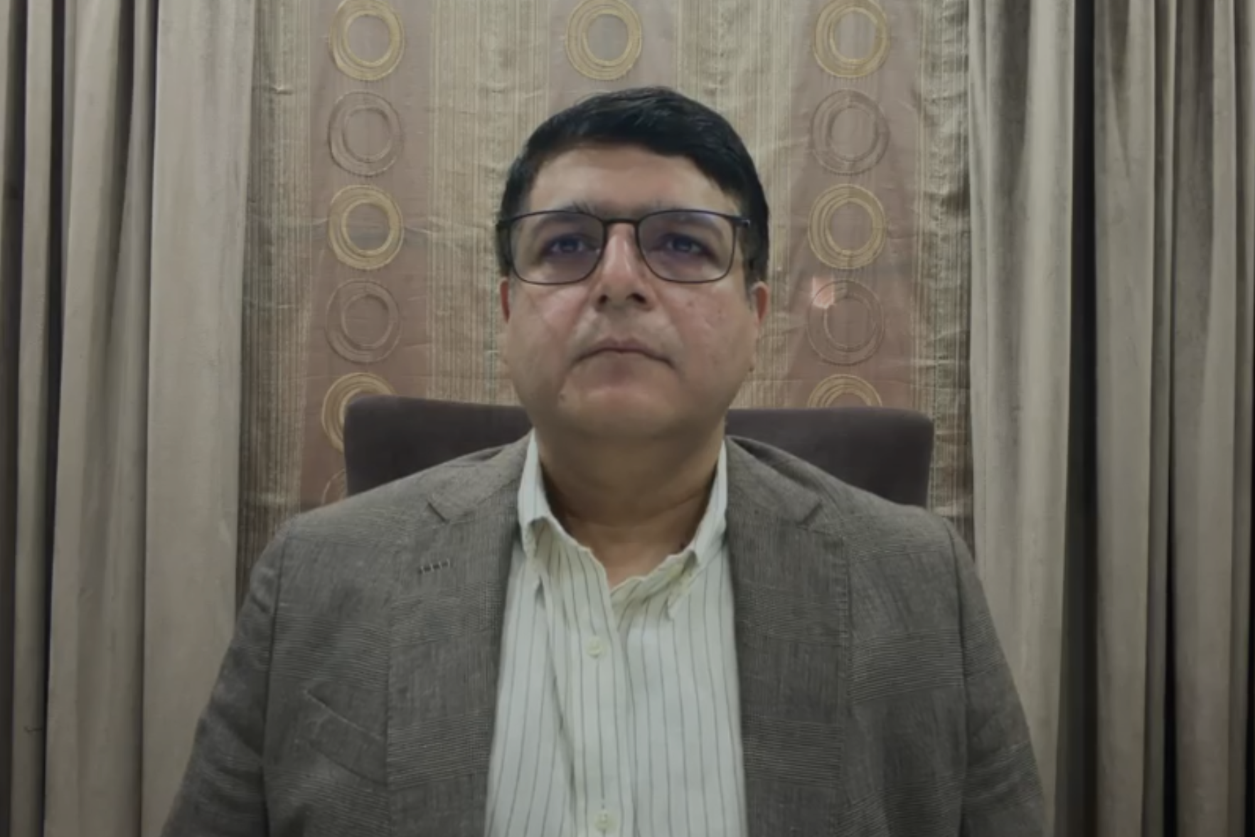 افغانستان سره د لارو بنديز، ايران او منځني ختيځ جګړو د پاکستان د امونو عايد ته زیان رسولی