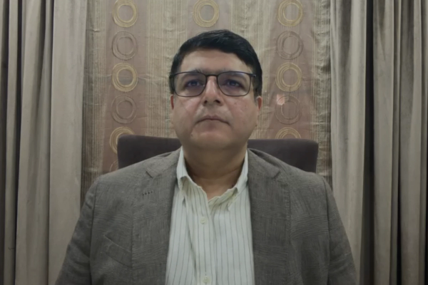 افغانستان سره د لارو بنديز، ايران او منځني ختيځ جګړو د پاکستان د امونو عايد ته زیان رسولی