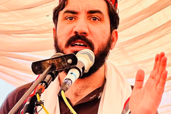 پښتین: د پاکستان پوځ په میر علي سیمه کې د جګړې له امله د ټپیانو لېږدونې ته اجازه نهورکوي