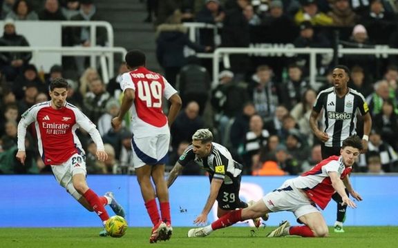 نیوکاسل با شکست دوباره آرسنال راهی دیدار نهایی لیگ کاپ فوتبال انگلستان شد