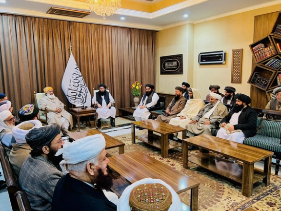 مولوي کبیر ملا فضل الرحمان ته ډاډ ورکړی، چې د افغانستان خاوره به د پاکستان پر ضد نه کاریږي