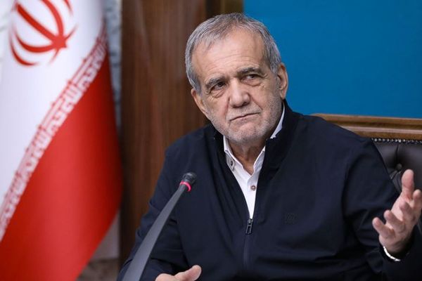 افغانان د ایران ولسمشر ته په خطاب کې: ابو علي سینا «بلخي» ووایه چې خوله دې عادت شي