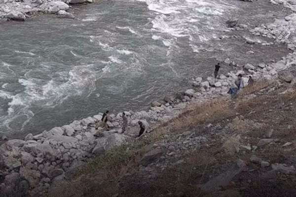 په بدخشان کې د ترافیکي پېښې له امله پنځه تنه مړه شوي