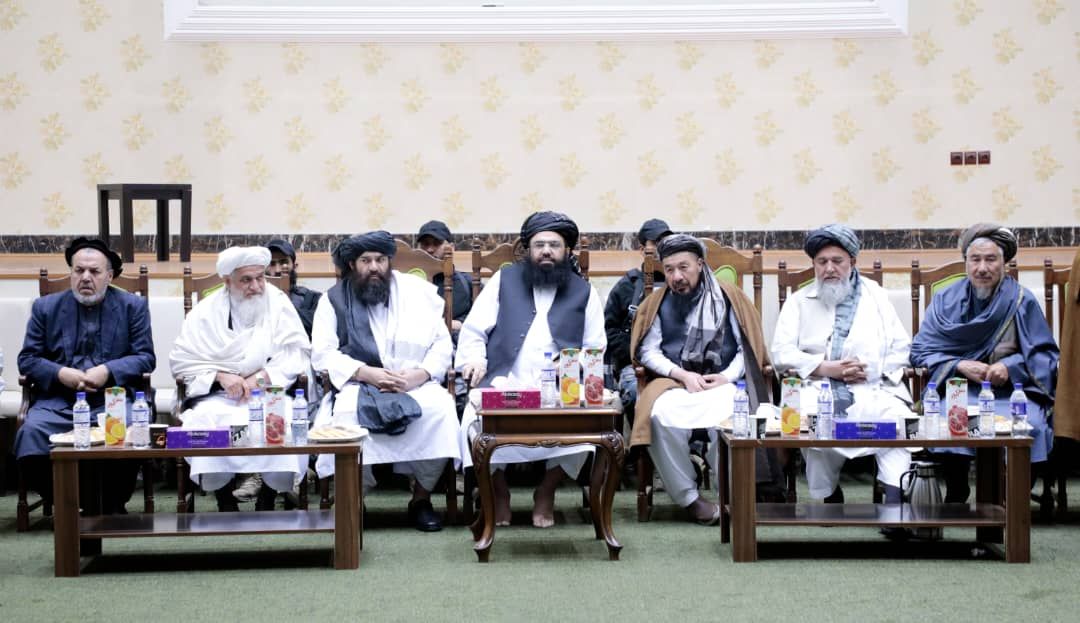  مولوي کبیر د کډوالو وزارت چارو ته شا کړې او پر سیاسي ناستو ولاړو بوخت دی